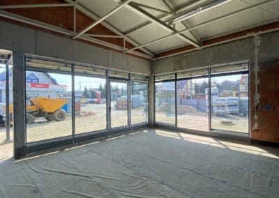 Witryny i okna aluminiowe do sklepów DOOR Filipek
